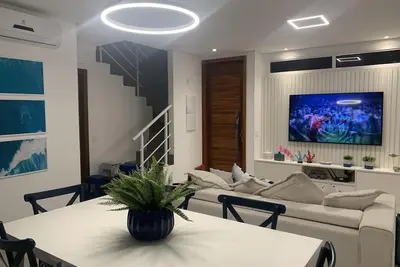 Image de Casa de Luxo e Moderna com Piscina Aquecida