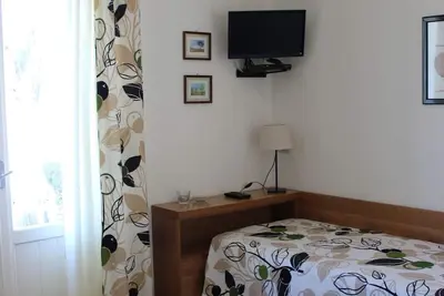 Image de Semi-detached house 150m from the sea, great sea view, large terrace