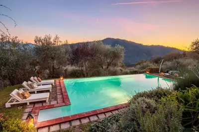 Villa Gufo The Place to Be. Panoramic Private Pool with a Lucca View and Private Tennis Court