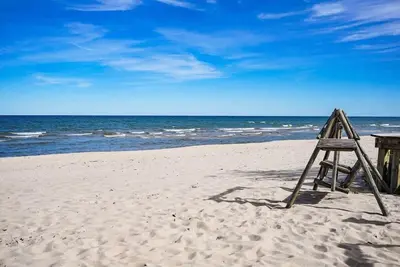 Image de Charming Lake Huron Cottage Private Beach Access