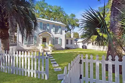 Image de Walk to Beach • Tree Spirits, Red Snapper & Starry Skies of St. Simons