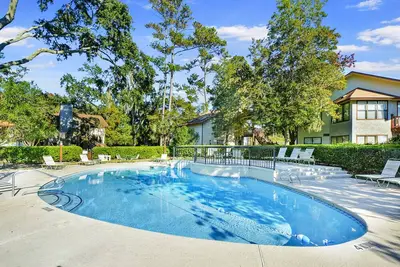 Image de Walk to Pier, Restaurants & Ocean • Pool, Gym, & Tennis • Lagoon View • Gated