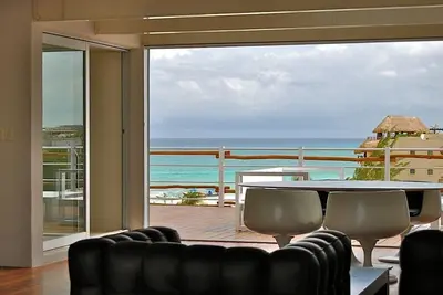 Image de Beautiful 4 bedroom penthouse by the beach