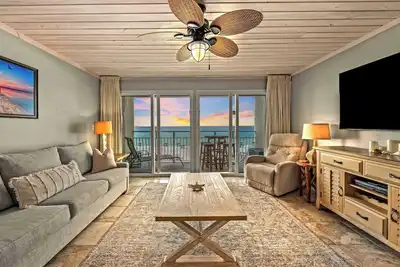 Image de Deja View-Beachfront-Heated Pool-Elevator