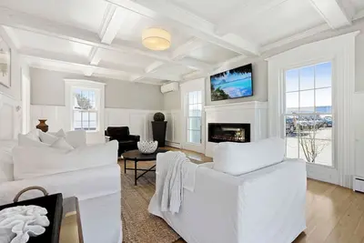 Image de Downtown Chatham Home - Near Oyster Pond - Spacious Patio - Family Friendly