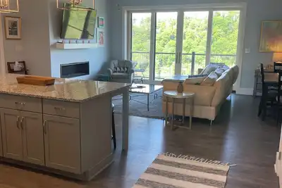 Image de Penthouse - River View, Walk to Restaurants, Pet Friendly, monthly discount