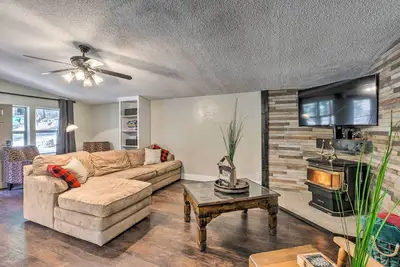 Image de Relaxing Lincoln Forest Retreat w/ Wraparound Deck