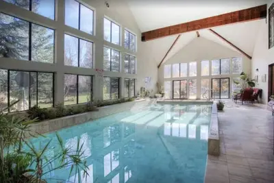 Image de Stonehill Lodge, Swim, Hike, Ski, Luxury