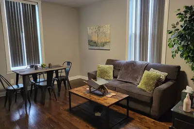 Image de Modern Style and Comfort near Uc