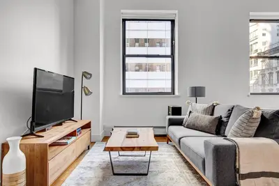 Image de Stylish Tribeca Studio w/ Gym, Doorman + Valet by Blueground