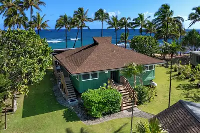 Image de Hale Kahakai, Beautiful Haena Beachfront home!