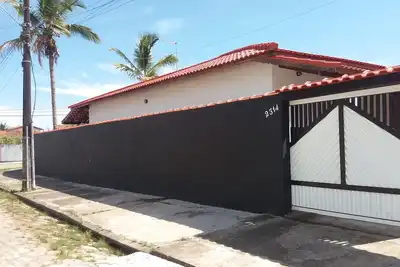 Spacious and ventilated Itanhaém house