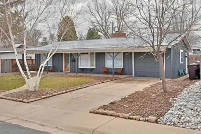 Image de Light + Bright Boulder Midcentury 30+ day rental