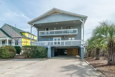 Looney Dunes Great 7 bedroom home in North Litchfield, Pawleys Island