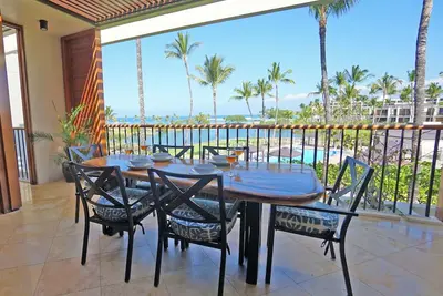 Image de 2 Bedroom Penthouse and Amazing Ocean Views!