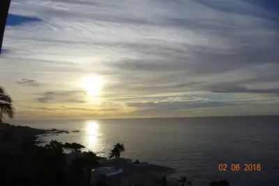 Image de Passez la Saint Valentin, 2 / 11-18, 2017, à une station balnéaire tranquille face à l'Arc de Cabo!