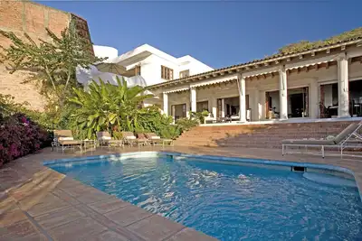 Image de Great Views of the Bay in Amazing Villa at Conchas Chinas, Full Staff Service