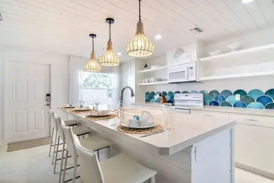 Image de Sailfish Gulf Suites #3, Modern Amenities, Steps to the Beach