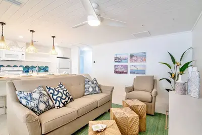 Image de Sailfish Gulf Suites #4, Garden Views, Steps from the Beach