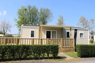 Image de Mobil-home Lodge 100 Confort Plus 3 chambres - 2 salles de bains  - 40 m² + terrasse semi couverte 6 personnes