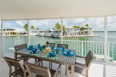 Image de **Turtle Cove Views @ Venture Out** 2br/2ba Cottage +35’ Private Slip | 80’ Pool