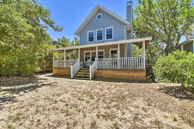 Image de Classic Chesapeake Beachside Cottage w/ Porch!