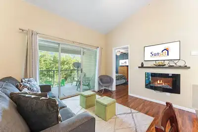 Image de Quaint and Cozy, Holiday Hills 2 Bedroom Condo. You won't ever want to leave!