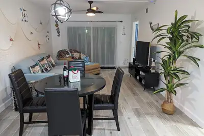 Image de 1st floor Ft. Myers Davis Lake Condo, minutes to Sanibel and Fort Myers beach