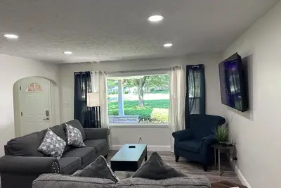 Image de Private 4 Bdrm- 2 Bths house, 5 Miles from Downtown  #6 ❤️