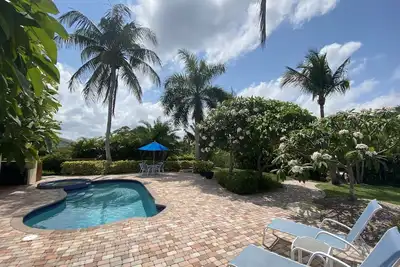 Image de Mimosa Sunrise - un Tropical 2 Chambre / 2 salles de bain Maison avec piscine