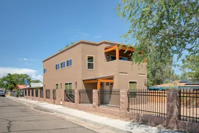 Image de \"Casa Nueva\" New House in Historic Area