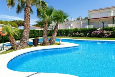 Image de Joli appartement pour 7 personnes avec Wifi, piscine, Tv et parking
