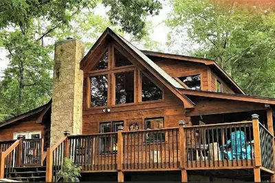 Image de The Bear-Eey Lodge! 2 beds, sleeps 9 guests