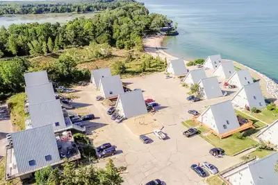 Image de Amazing Lake Michigan Views: Completely Remodeled and Steps from Lake Michigan!