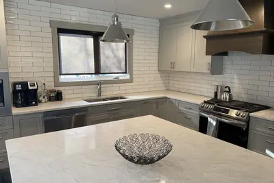 Image de Luxurious New 2 Bedroom House centrally located