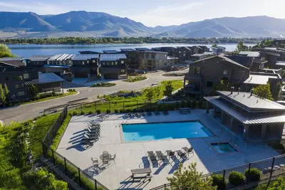 Image de Beautiful New Townhome Lake Views Personal Hot Tub Ew 21