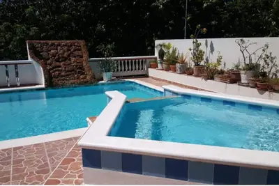 Image de 2bd 2bth condo steps from surfing beach!