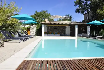 Image de Magnifique Maison grande piscine chauffée jusque 17 per ****\nAnimaux acceptés!