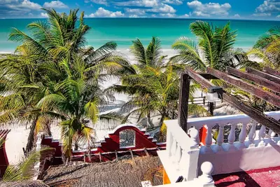 Image de Rent a Gorgeous Third Floor Suite on the beach in El Cuyo, Yucatan Kt