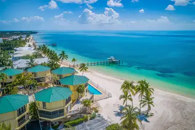 Image de Pf Pool Beach Kitchen Sleep 6, Hot Tub W&D Marina WiFi Parking