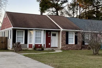 Image de Near Camp LeJeune main gate