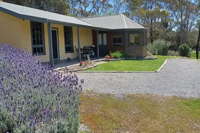 Image de Nowhere Else Cottage with private spa. \nUnique farm stay.