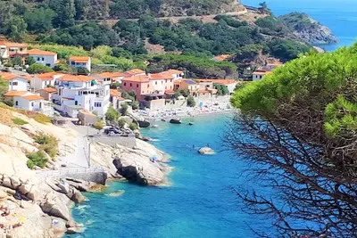 Image de \"Casa Pomonte\" On The Sea with Private Parking Space.