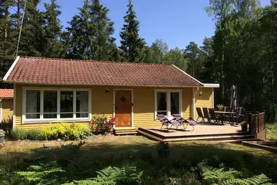 Image de 3 bedroom house by forest and lake