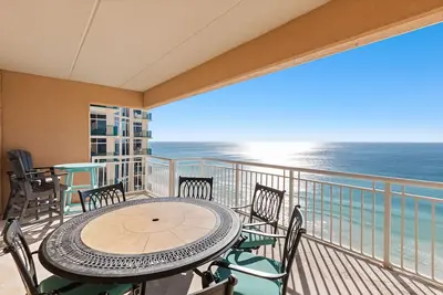 Image de Penthouse ocean view condo will take your breath away!