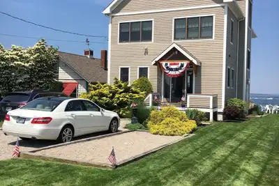 Image de Spectacular beach front house at the end of Common Fence Point in Portsmouth, Ri