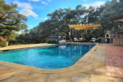 Image de 6-Acre Retreat: 2 Houses, Party Barn, Pool, & Spa