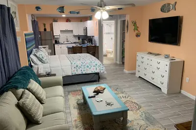 Image de Located On The Key! Beach Access! Dog Friendly!