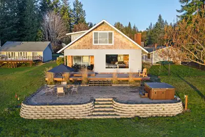 Image de Hammersley Inlet Beach House- low bank waterfront!