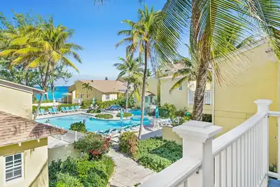 Image de Beachfront Resort Condo, Walk to Atlantis